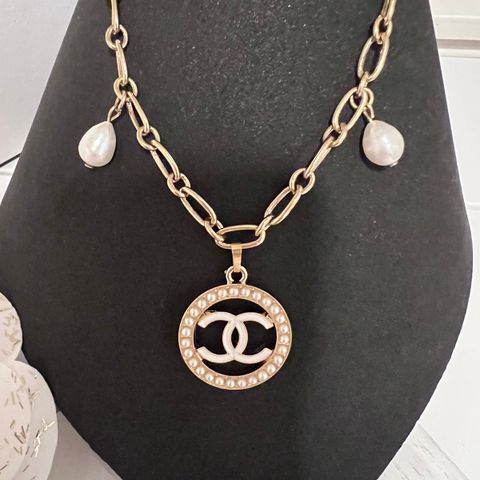 Chanel-redesignet Smykke med Ferskvannsperle ✨ Belagt med ekte gull 💫