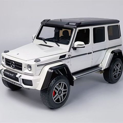 Mercedes-Benz G500 4x4² 2015 modell - Almost Real Limited Edition skala 1:18