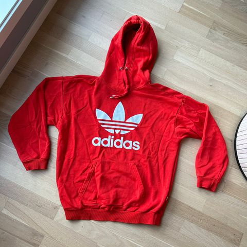 Adidas oversized hettegenser