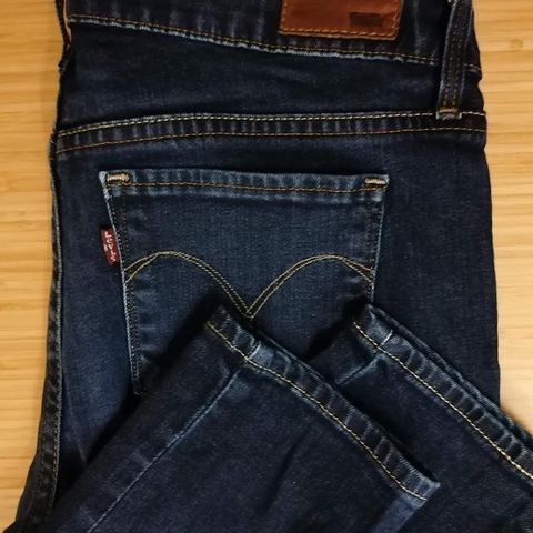 Levis Slight Curve (28/34)