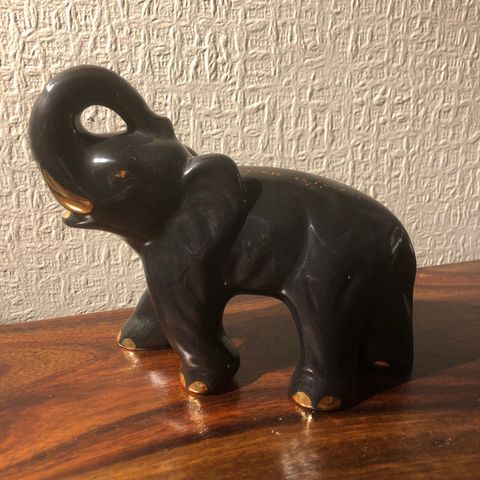 porselen elefant