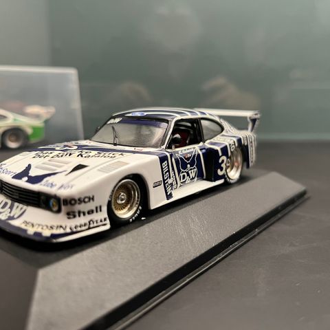 Samleobjekt/Super Flotte racing modell Ford Capri scala 1:43