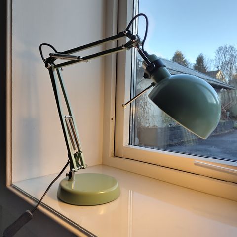 Forså lampe fra IKEA, dus grønn