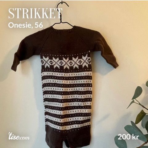 Strikket baby onesie i ull