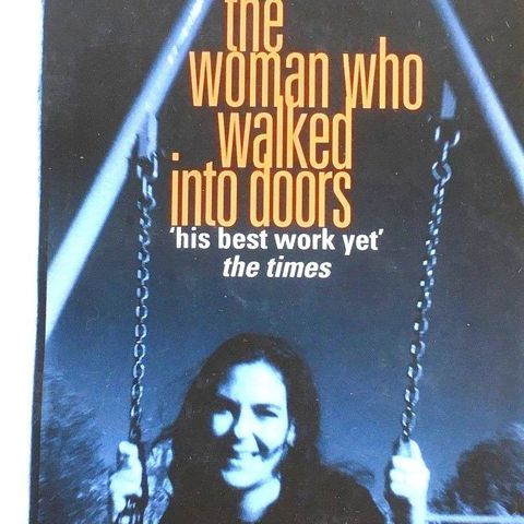 Roddy Doyle: The Woman who walked into Doors". Engelsk. Paperback