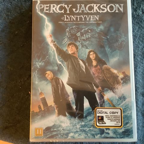 Familiefilm Fantasi Percy Jackson & LYNTYVEN DVD Fantasy 119 min Pierce Brosnan