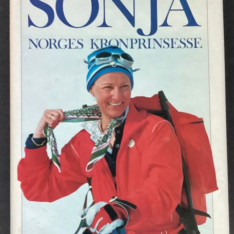 1 flott bok «SONJA NORGES KRONPRINSESSE» H. 30 cm, B. 21 cm fra 1983!! SOM NY!