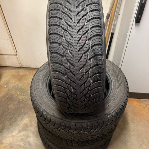 Nokian 235/60 R18 piggfritt 4stk