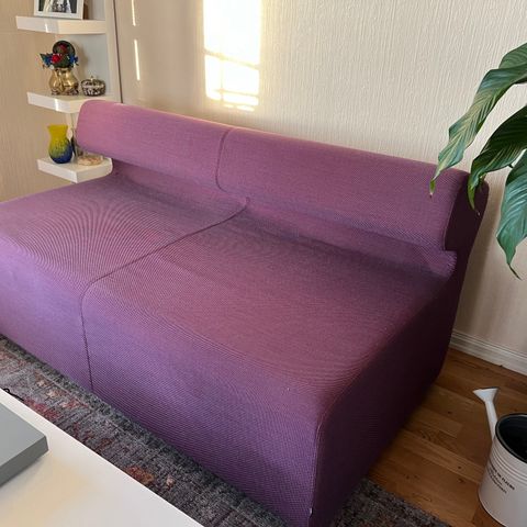 Nesten ny sofa til salgs.