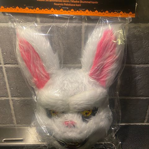Ny skummel kanin maske!!