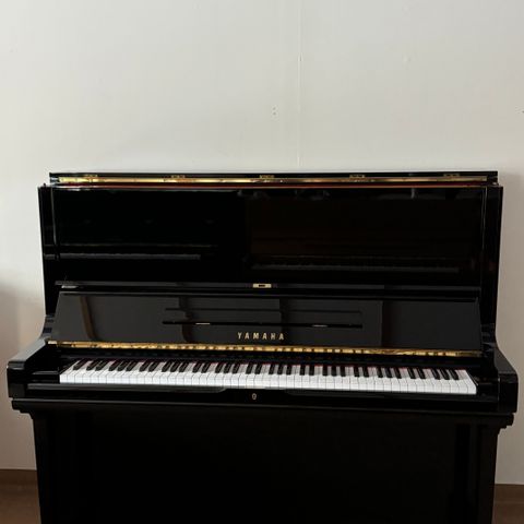Yamaha U3 Piano - stemming, frakt og krakk inkludert