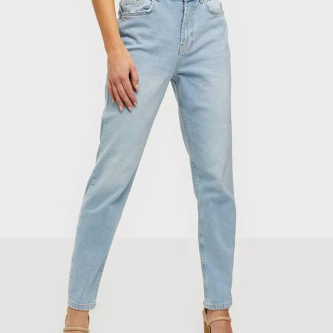 Mom jeans fra Pieces