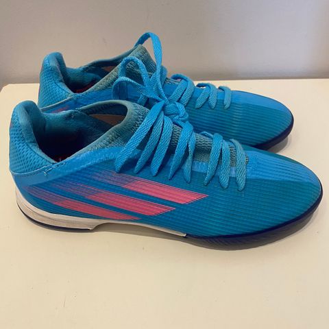 Fotballsko Adidas Grussko Str 35