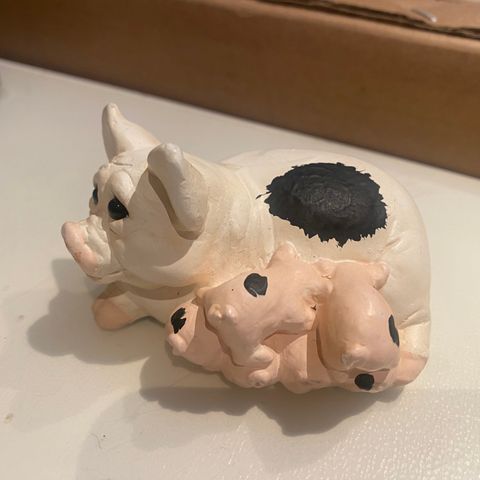 Gris med griseunger keramikk L8 cm