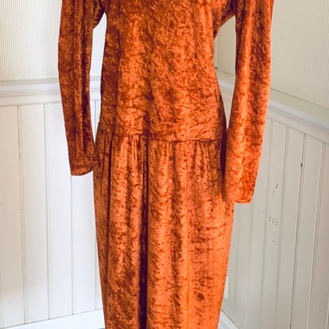 Vintage kjole fra London✨ - speilfløyel - medium