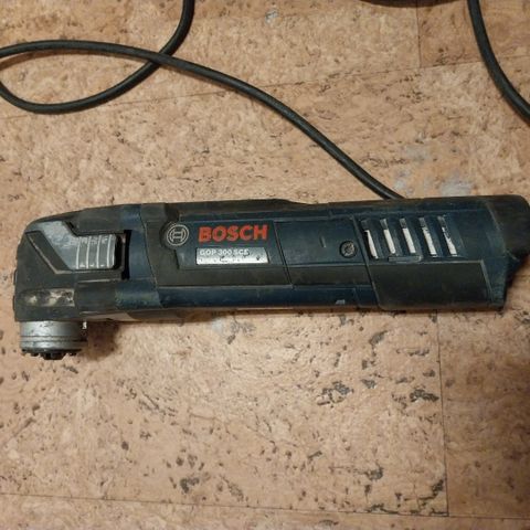 BOSCH GOP 300 SCE MULTICUTTER