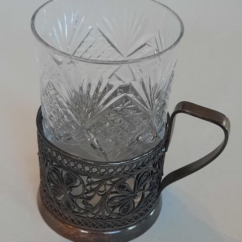 Vintage glass / Kopp holder med vakker design