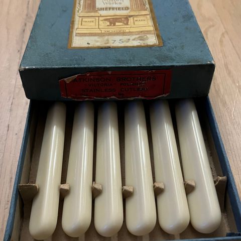 Retro / vintage engelske Atkinson Brothers spisekniver i original eske