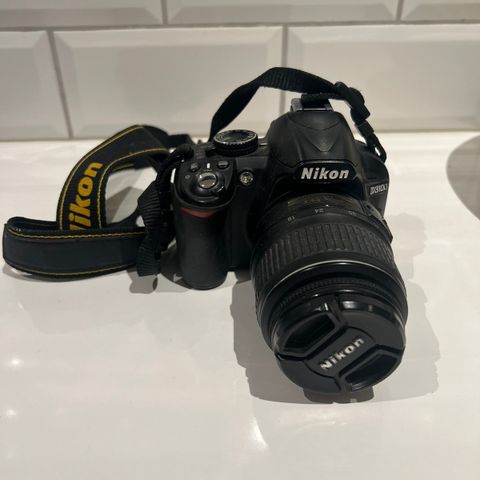 Nikon D3100 med 18-55mm linse