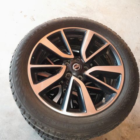 225/55r19 Piggdekk Nokian hakkapaliitta 9 suv