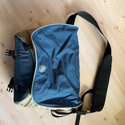 crumpler PC veske/ messenger bag