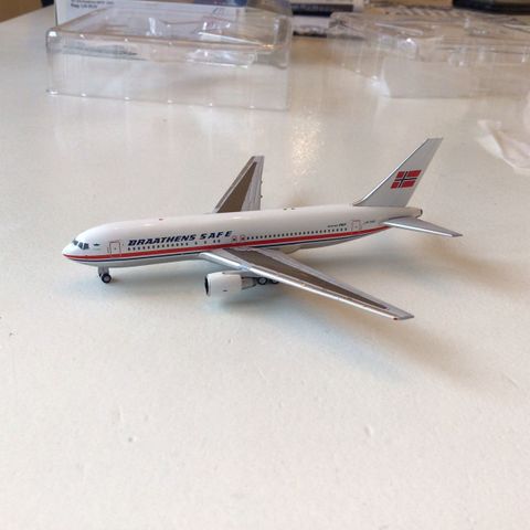 Braathens Safe  767-200   LN-SUV.  1:400.  Aero Classics