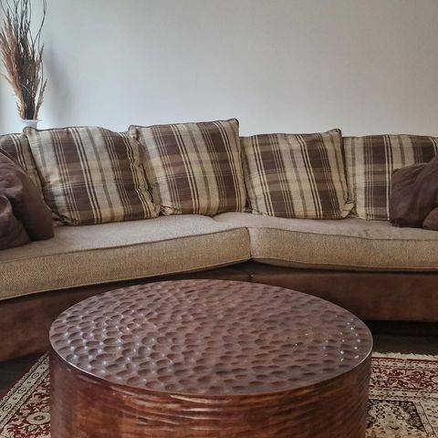 Stilfull og elegant 5-seters sofa