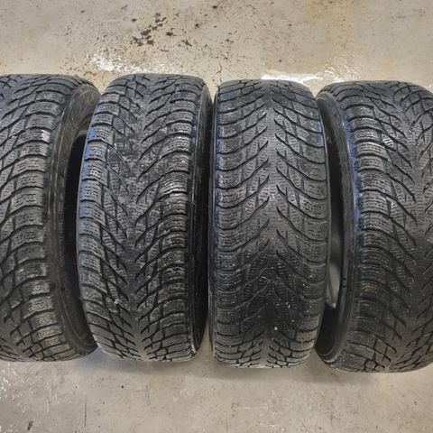 Fire Vinterdekk til salgs 215/65R16