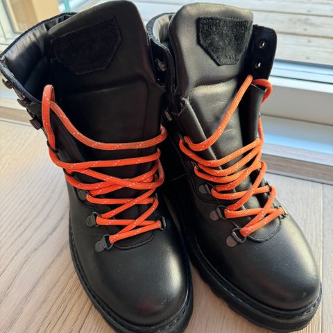 Public Relations Leather Winter Boots size 37