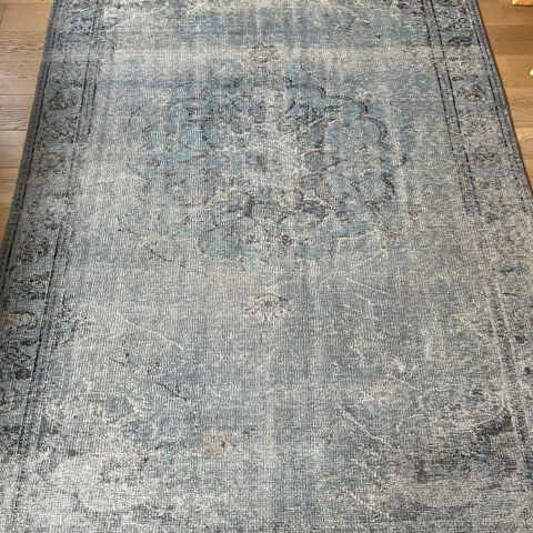 Håndknyttet vintage teppe fra Tyrkia 187x280cm