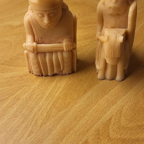 Lewis chessmen / replika av sjakkbrikker fra vikingtiden