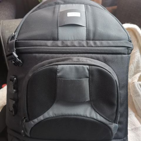 Praktisk kamerabag - Lowepro sling sekk. Slingshot 300 AW Plass til mye!