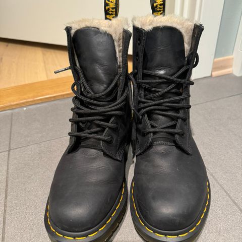 Dr Martens boots 1460 Serena