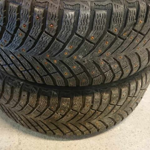 2 stk Michelin X-Ice North 4 SUV pigg 235/55-18