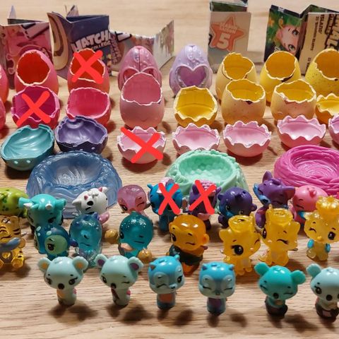 Hatchimals. 32 figurer, 26 egg, 4 reir