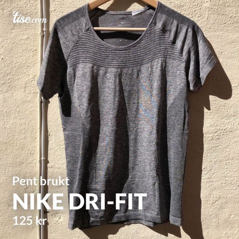 Nike t-skjorte (dry fit)