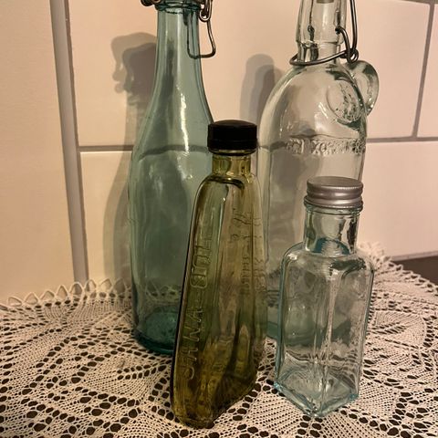 Vintage flasker, to med logo