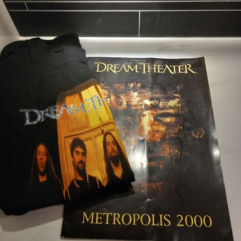 Dream Theater Metropolis 2000 tourbook og t-skjorte