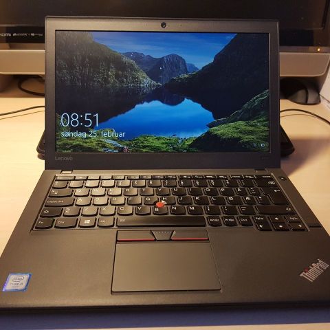 Kraftig Lenovo X260, i5-6200u.    2,4 GHz -8.00 GB Ram -128 GB SSD IPS, FHD