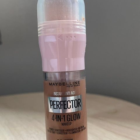 Maybelline 4-in-1 glow medium