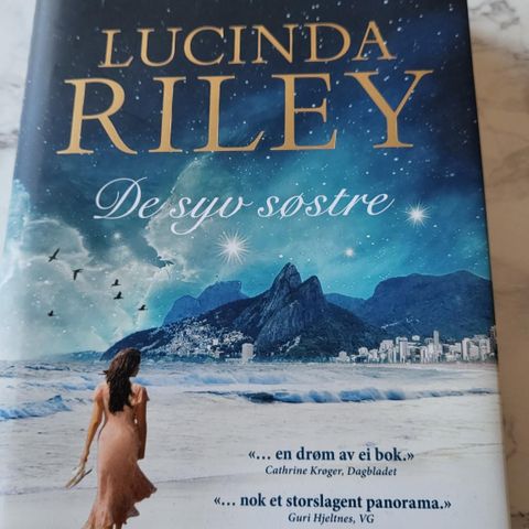 Bok av Lucinda Riley selges billig