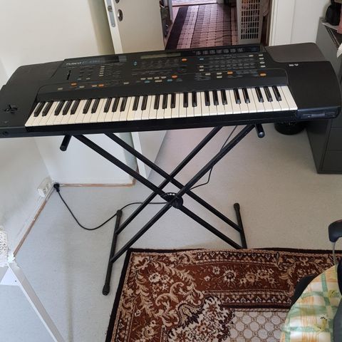 Roland E86