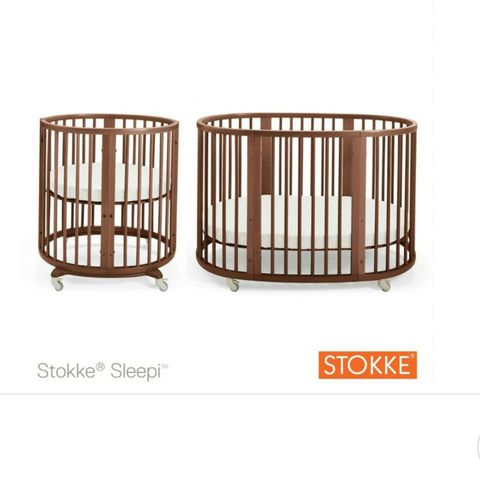 Stokke Sleepi Mini med forlenger og tilbehør