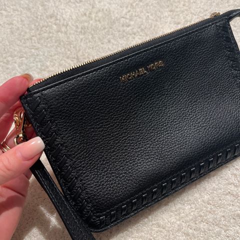 NY Michael kors clutch