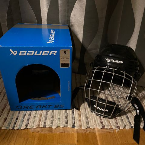 Bauer Hockey/bandyhjelm Reakt 85 str S i svart