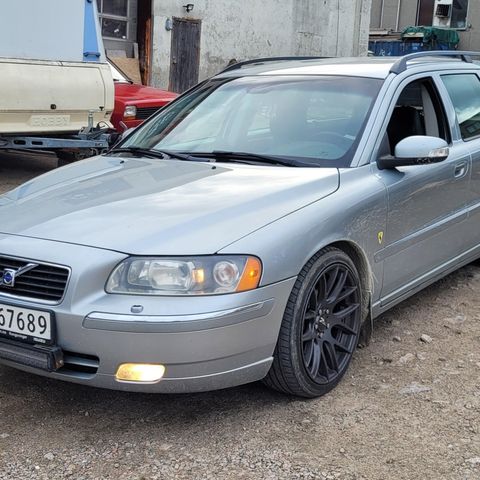 Volvo V70 facelift selges i deler