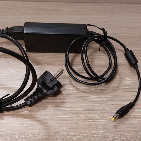 Universal lader - Dell , Acer , Lenovo , Sony , Samsung