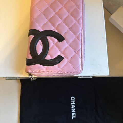 CHANEL CLUTCH/  Lommebok/ Travel organizer / Carry all