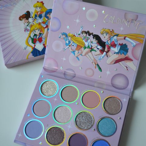 Ny Colourpop x Sailor Moon øyenskyggepalett