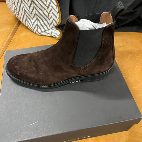 Stockholm Design Group Semsket skinn chelsea boots str 45